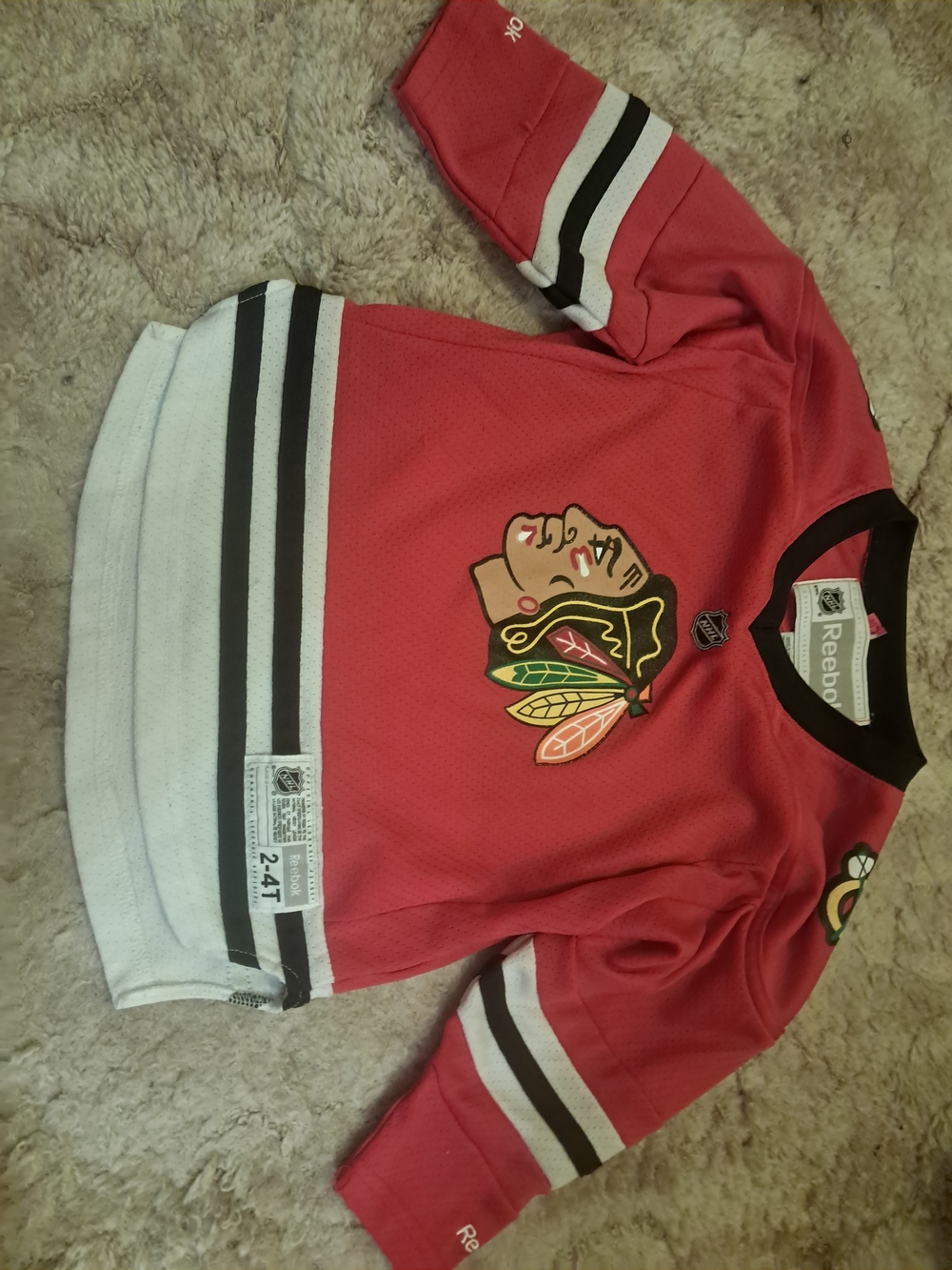 Reebok Toddler 2-4 T Red Chicago Blackhawks Jersey with Black & White Trim
